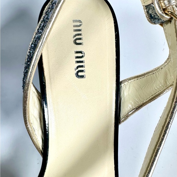 Excellent Condition Miu Miu Vernice Slingbag Gray Sparkle Leather Wedge Sandals - Picture 7 of 10